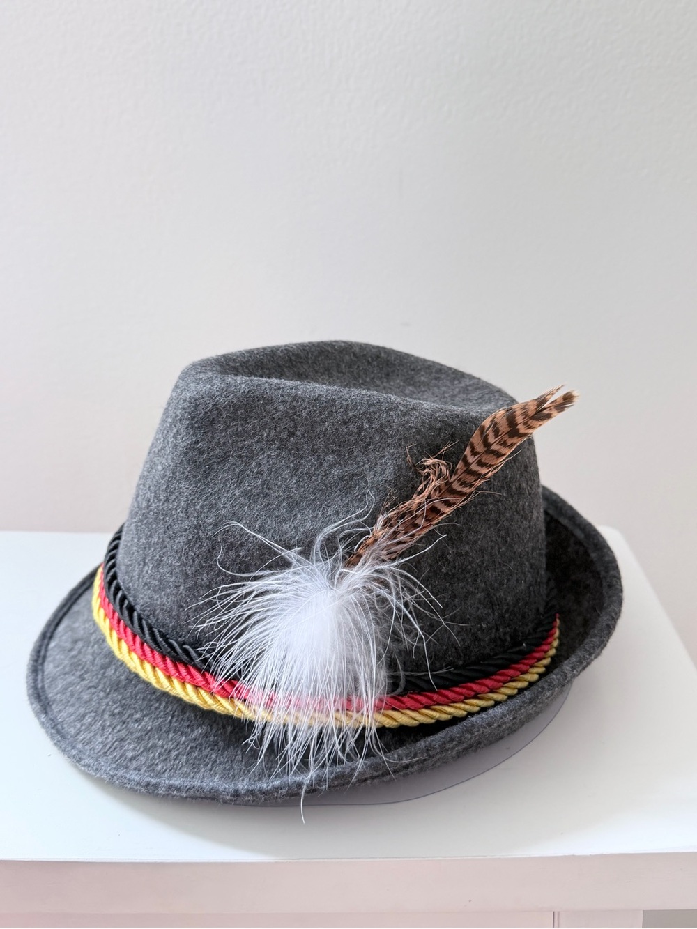 Bavarian Oktoberfest Hat Size M Gray Felt Alpine German Tyrolean Feather